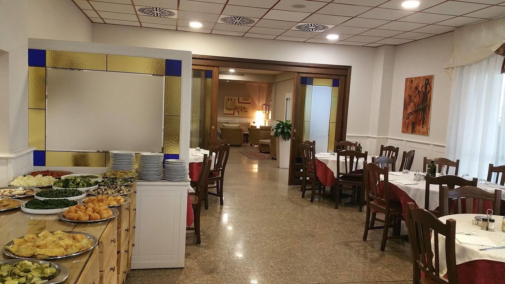 Hotel Vazzana Вольпьяно Экстерьер фото
