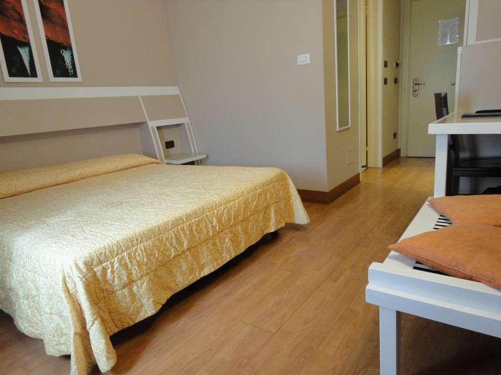 Hotel Vazzana Вольпьяно Номер фото