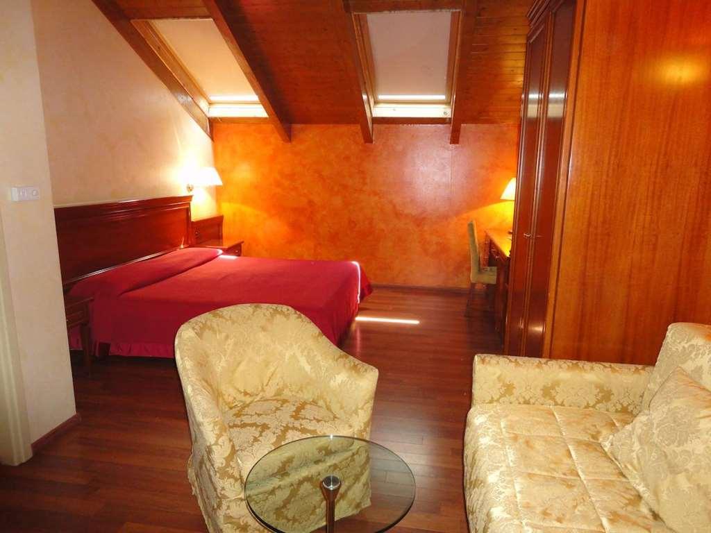 Hotel Vazzana Вольпьяно Номер фото